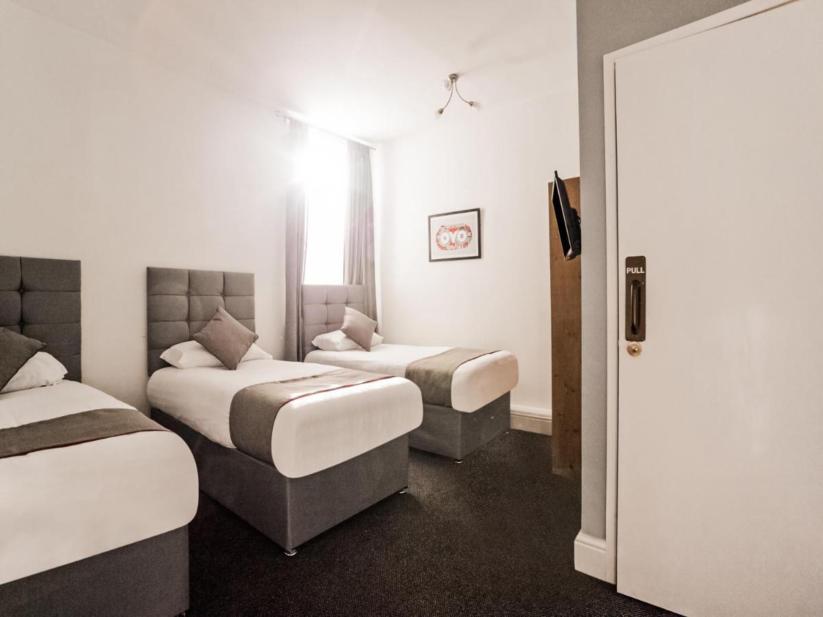 Newcastle West Hotel & Bar Esterno foto
