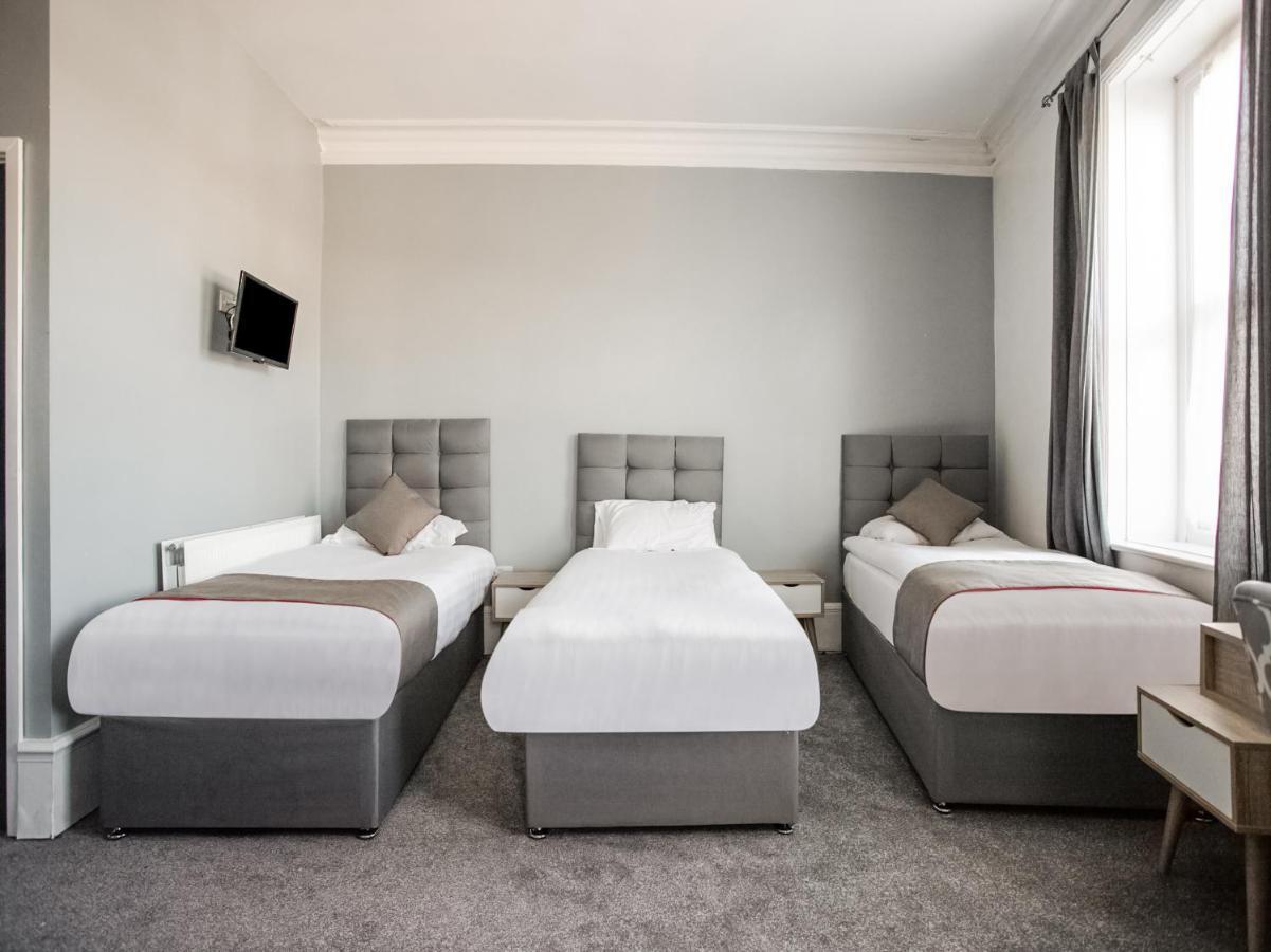 Newcastle West Hotel & Bar Esterno foto
