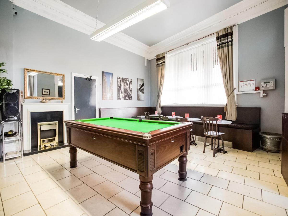 Newcastle West Hotel & Bar Esterno foto